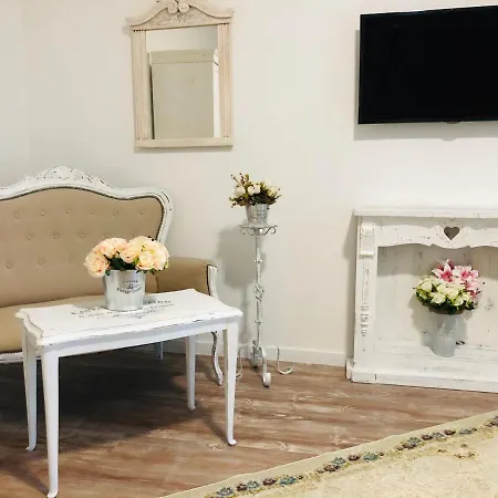 Bella Bed and breakfast 4*