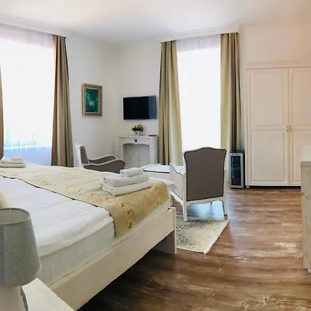 Bella 包道乔尼托毛伊