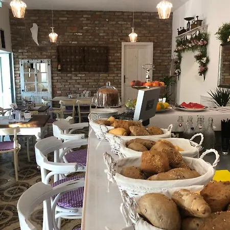 Bella Alojamento de Acomodação e Pequeno-almoço Badacsonytomaj