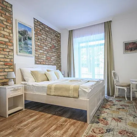 Bella Bed and Breakfast 4*