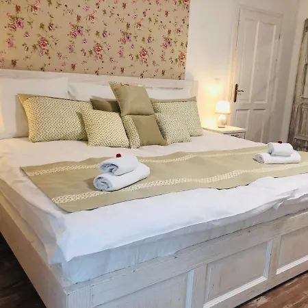 Bella Bed & Breakfast 4*