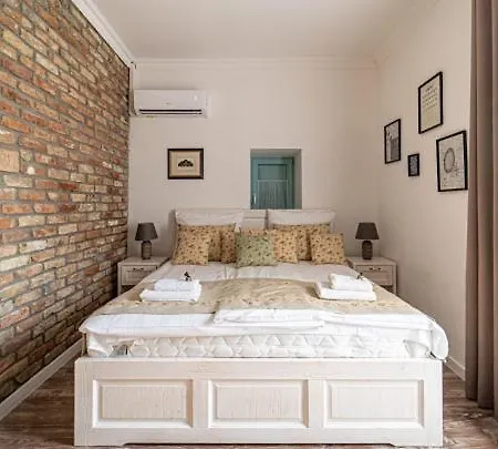 Bella Bed & Breakfast