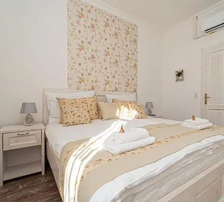 Bella Bed and breakfast 4*