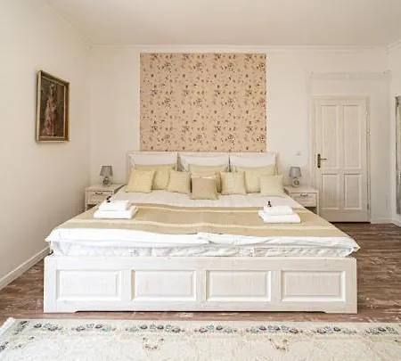 Bella Bed & Breakfast Badacsonytomaj