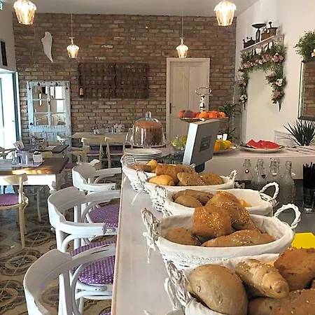 Bed & Breakfast Bella 3*