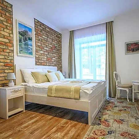 Bella Bed and Breakfast 4*