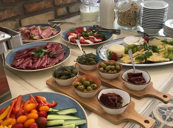 Bella Bed & Breakfast 4*