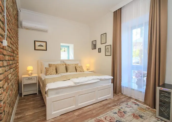 Bella Bed & Breakfast 4*